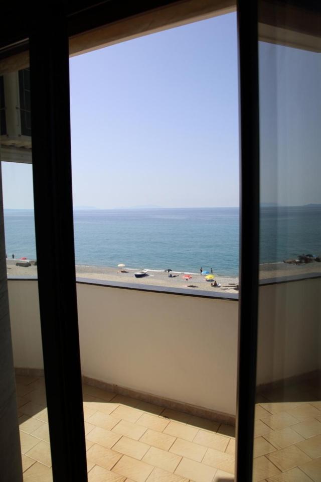 Splash'S Rooms Spadafora Exterior foto